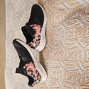 Nike star runner shoes 11c